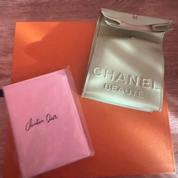 14 entries only to win this pristine LV Besace Mary Kate - Picture 11 of 14